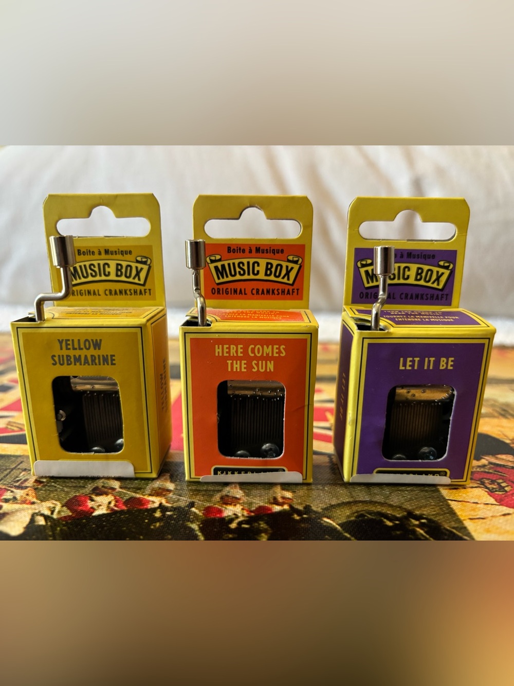 The Beatles - Kikkerland music box trio